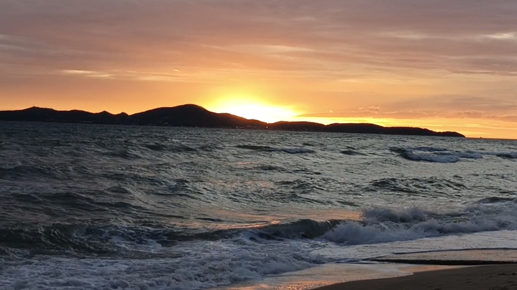 Таиланд. Хорошая студия в Паттайе с отличным расположением и прекрасным видом! смотреть онлайн