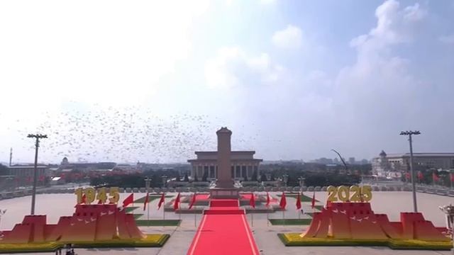 80 тысяч голубей мира выпустили на параде в Китае - они ознаменовали торжественное завершение смотреть онлайн
