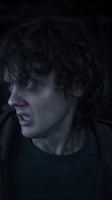 Тайлер не ожидал, кто выйдет оттуда! Уэнсдей 2 (2025) #фильмы #сериал #shorts смотреть онлайн