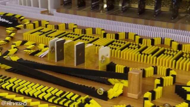 15 000 костяшек домино - ДОМА Гарри Поттера В ХОГВАРТСЕ! смотреть онлайн