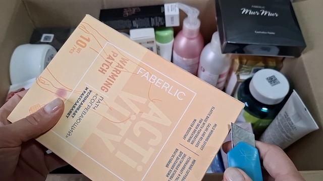 1000032918.mp4 Распаковка заказа по 13 каталогу Фаберлик! много новинок 13 и 14 каталога.🤩🥰💥🔥 смотреть онлайн