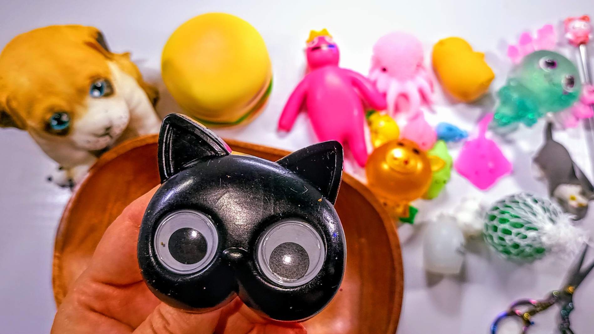 АСМР РАСПАКОВКА сквишей и антистрессы АСМР Таба лапки сквиши 🐾 режу СКВИШИ 🫶🏻 смотреть онлайн