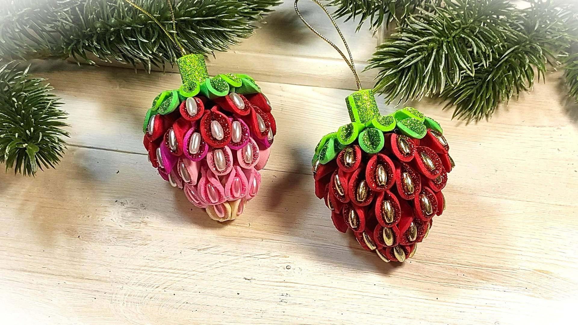 Ёлочные игрушки из фоамирана своими руками. Новогодние игрушки на ёлку. Клубнички) смотреть онлайн