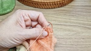 Закрытие петель резинки иглой, итальянским способом.