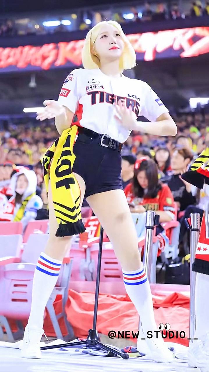 Классная чирлидерша Пак Сон Ын смотреть онлайн