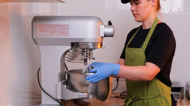 НЕВЕРОЯТНЫЕ ДЕСЕРТЫ, КОТОРЫЕ ВЫ НЕ ПОВЕРИТЕ, ЧТО СУЩЕСТВУЮТ! Необычные идеи тортов смотреть онлайн