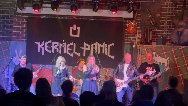 Kernel Panic - I Hate Myself for Loving You - The Glastonberry pub смотреть онлайн