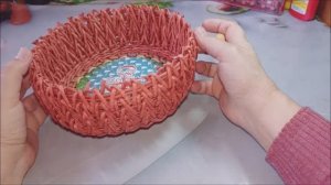 Ажурная вазочка на деревянном дне