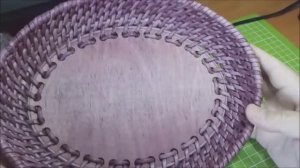 Овальная вазочка с деревянным дном. Корневое плетение бумажной лозой