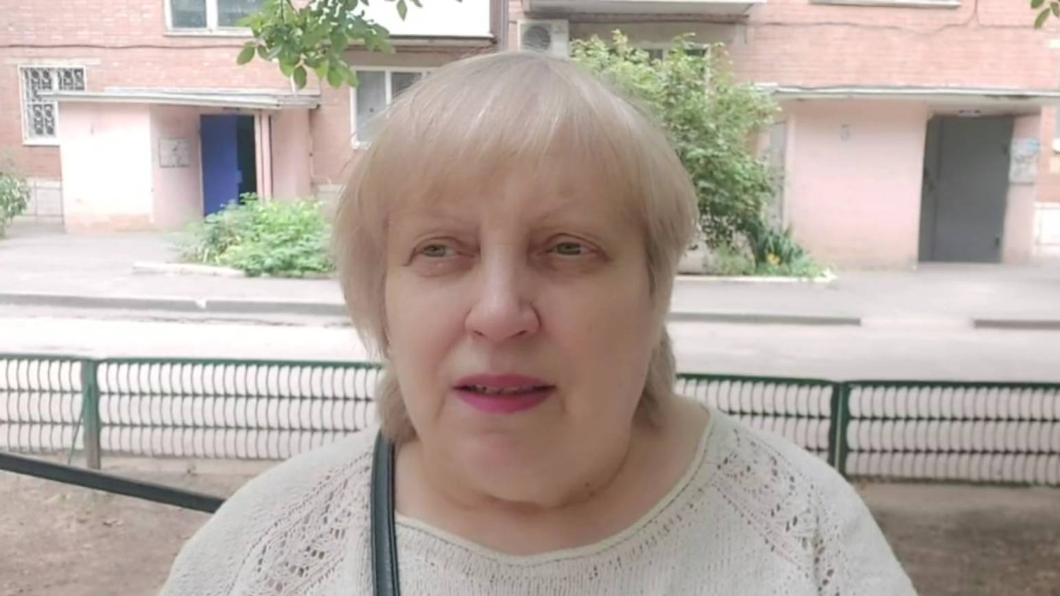 ВОТ ТАК ЖИЗНЬ ПРЕПОДНОСИТ СЮРПРИЗЫ смотреть онлайн