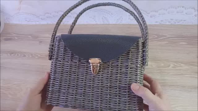 Сумочка с косметичкой вместо подклада | краткий обзор смотреть онлайн