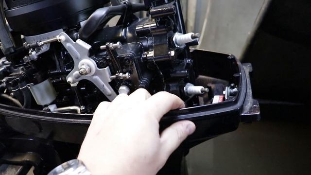 Работа лодочного мотора на одном цилиндре смотреть онлайн