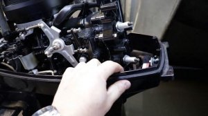 Работа лодочного мотора на одном цилиндре