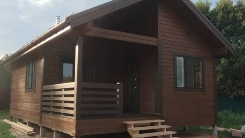 В бане кости распаришь - тело исправишь! Брусовая баня 6х9 с террасой в Сергиевом Посаде смотреть онлайн