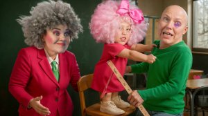 ДОЧКА СТРАШНОЙ УЧИЛКИ 3D держит всю ШКОЛУ в СТРАХЕ!