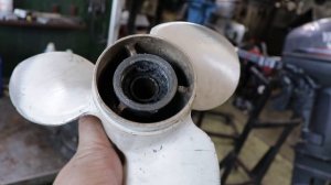 Ревёт и не едет на полном газу