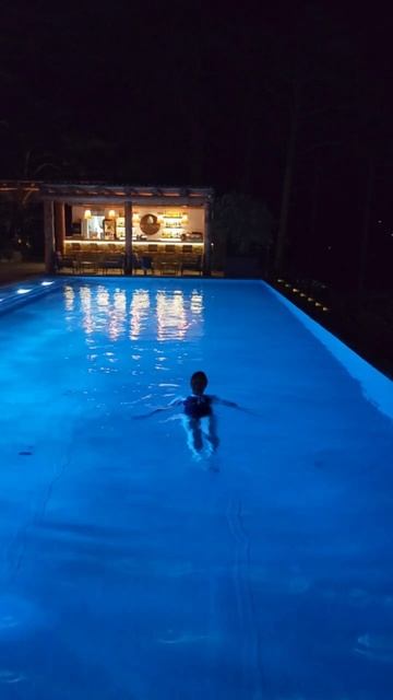 Полное лунное затмение, совпадающее с суперлунием. Редкое явление. Засняли. смотреть онлайн