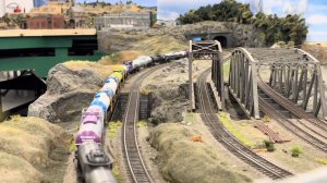 Макет города с железной дорогой