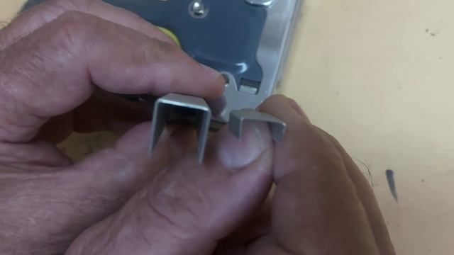 Зачем ремонтировать старый поломанный степлер если сей час есть много новых отличных