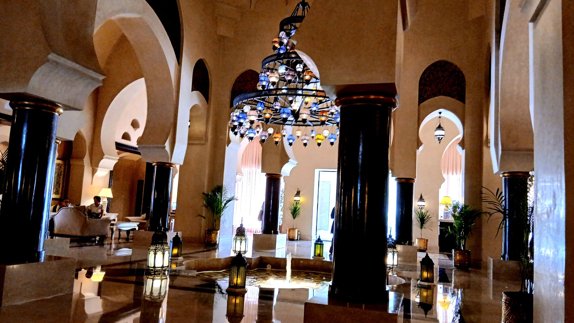 Отель Miramar Al Aqah Beach. Лобби отеля Miramar. Мирамар.