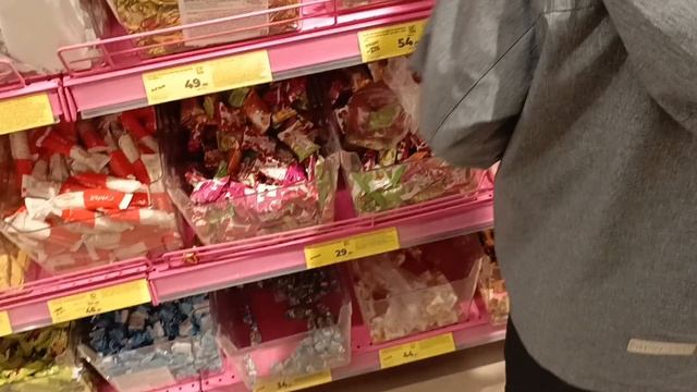 ВЛОГ. Дачные выходные. Окончание первой учебной недели. Строительство беседки 13 часть. смотреть онлайн