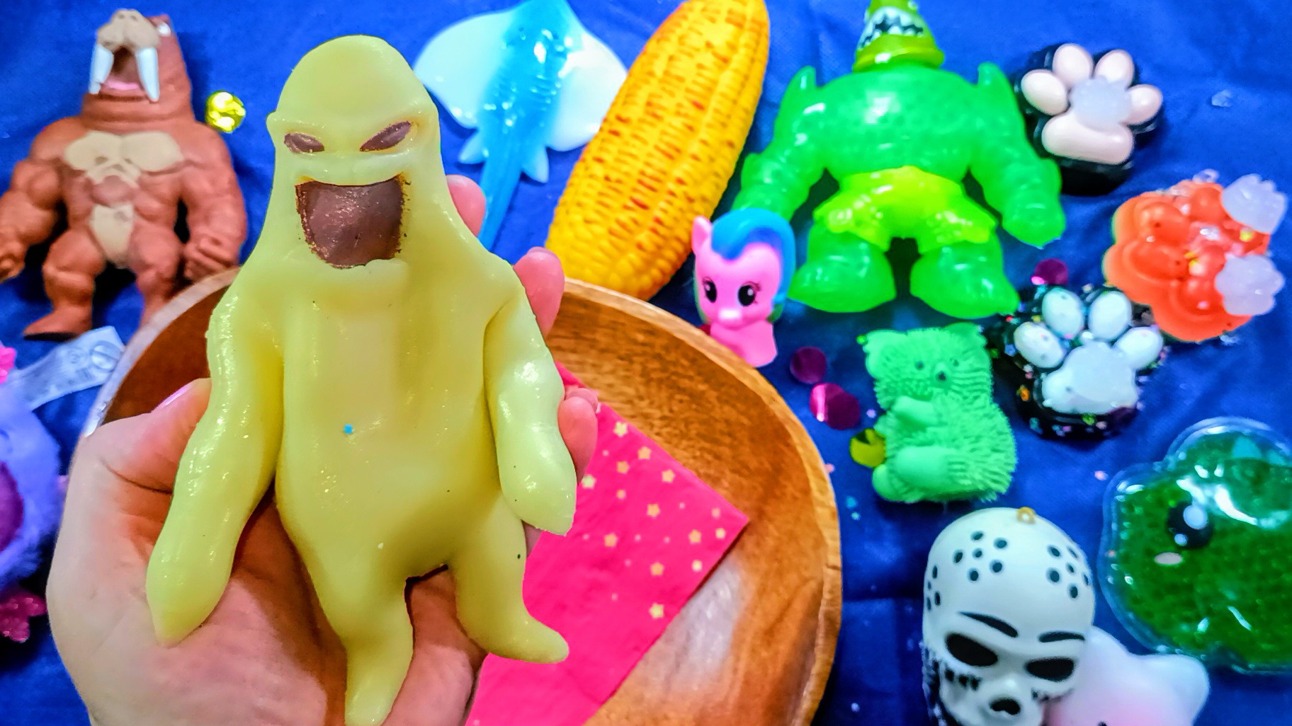 АСМР РАСПАКОВКА Сюрприз сквиши и антистрессы 💥 жмякаю Таба СКВИШИ лапки ✨ смотреть онлайн