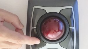 Сравнение бесшумной технологии со стандартной на трекболах Kensington