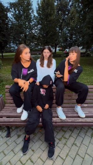 Пацанский чат!⛔️ #ВероникаПетрова #ПацанскийЧат #ДевчачийЧат #сплетни #Кавер #стоп #девочкипротивмал