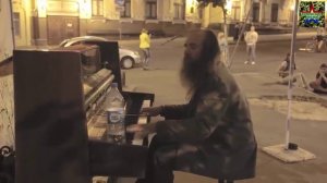Уличные музыканты - Крутая мелодия на пианино
