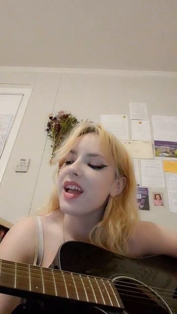 Whats my name (cover) #cover #rihanna #loverenee #musician #singersongwriter смотреть онлайн