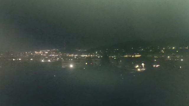Огни ✨ ночного ЗЛАТОУСТА из окна поезда смотреть онлайн