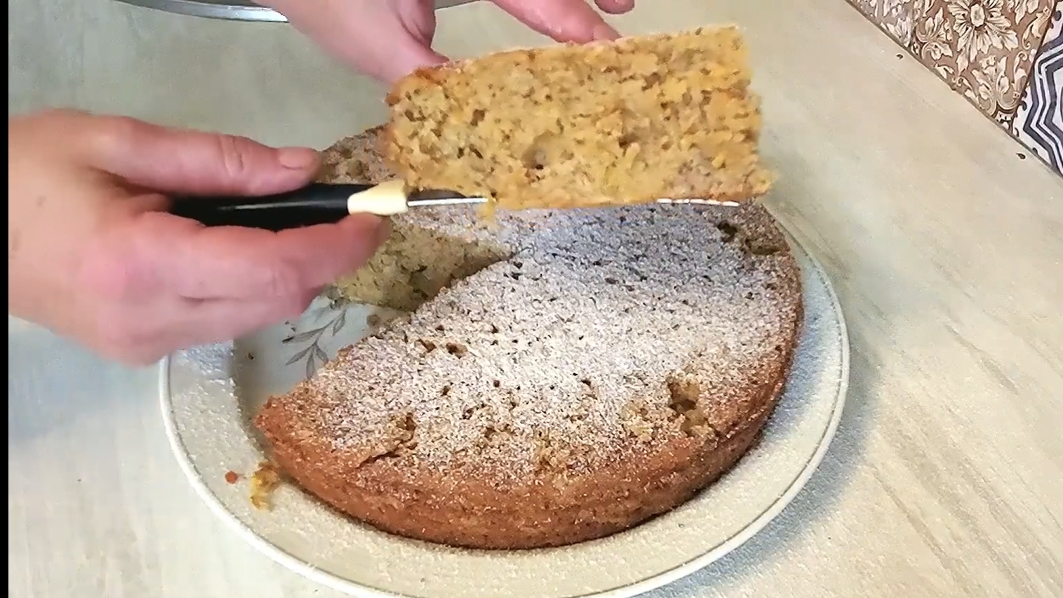 Морковный пирог с орехами. Простой и вкусный рецепт! смотреть онлайн