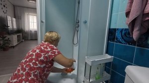 У меня уборка. Суббота - женский день