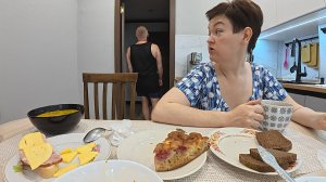 Мукбанг Вован объявил мне БАЙКОТ из-за супа! ОТЧИЛАТА и ВЫГНАЛА его из-за стола Семейный обед Россия