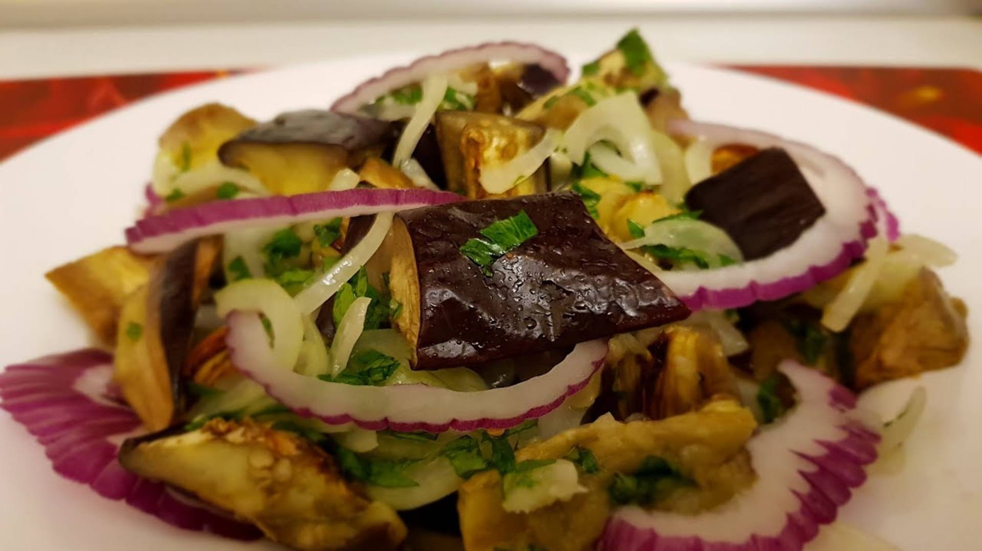 От него просто не оторваться, он вкуснее грибов! Шикарный салат из Баклажанов. смотреть онлайн