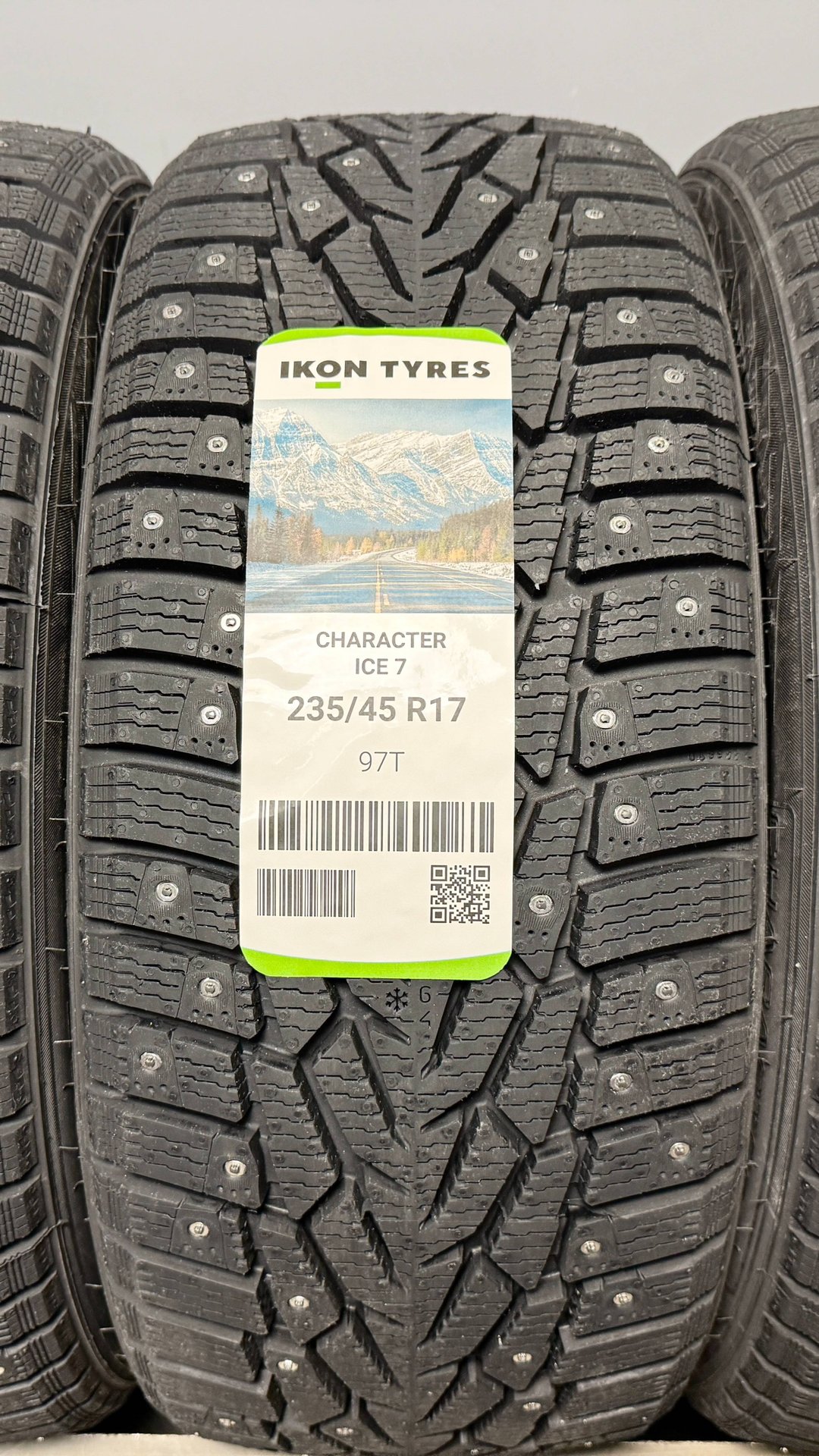 Ikon Tyres Character Ice 7 235/45 R17 97T