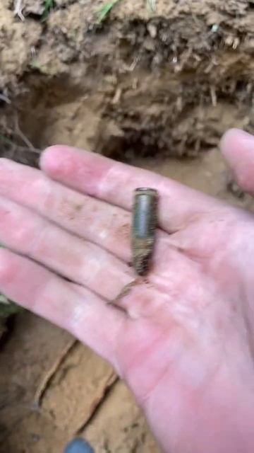 Коп по войне. Нетронутые позиции в лесу #shortsvideo #digging #shortsyoutube #ww2 смотреть онлайн