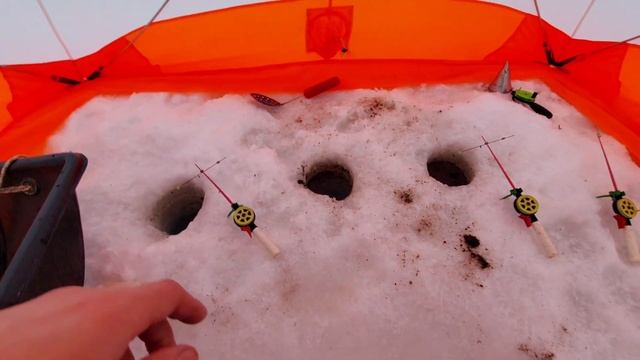 Истринское водохранилище, Гидроузел , Март 2023 , активный клев плотвы . смотреть онлайн