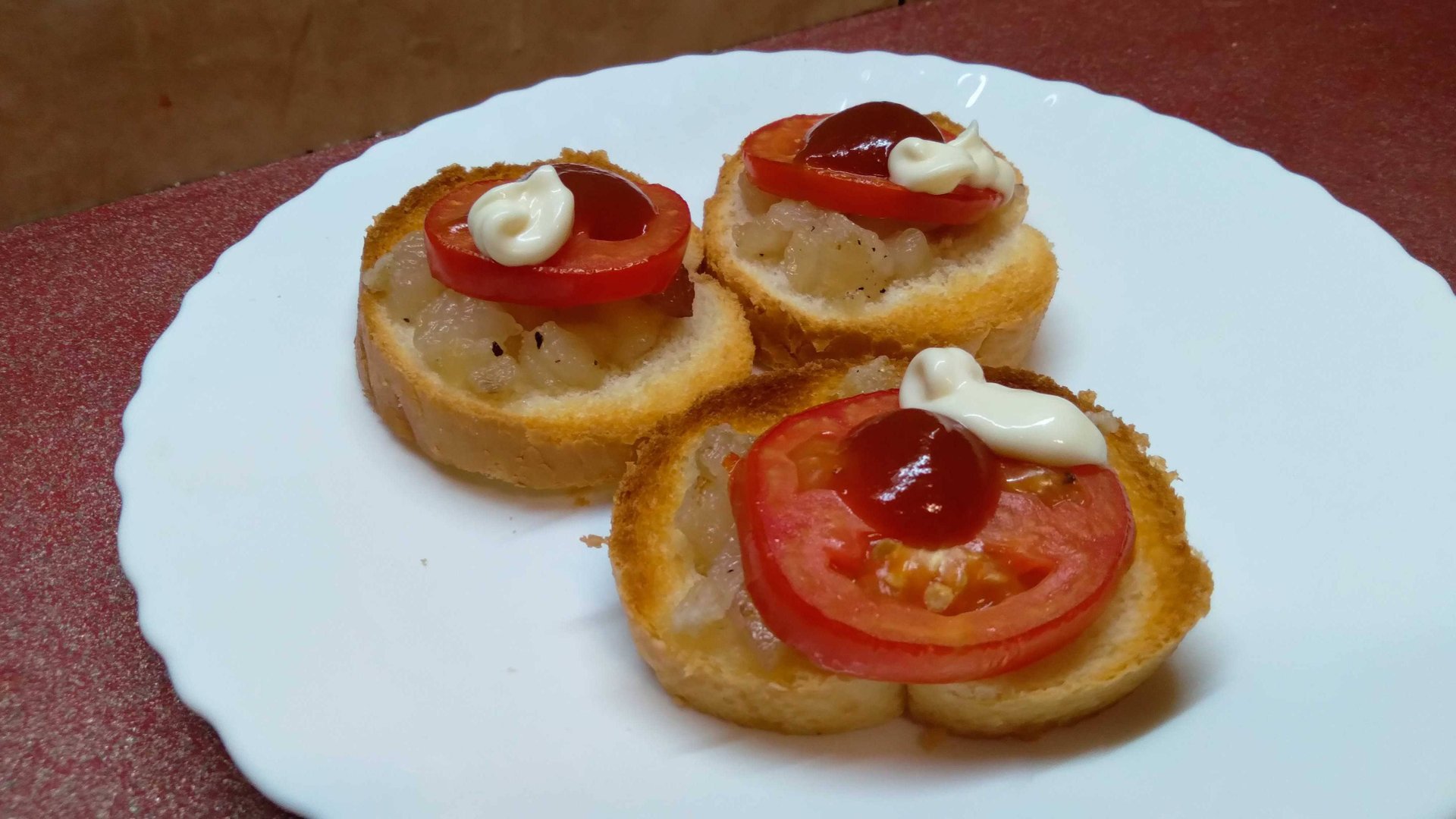 Горячие быстрые бутерброды с салом в духовке смотреть онлайн