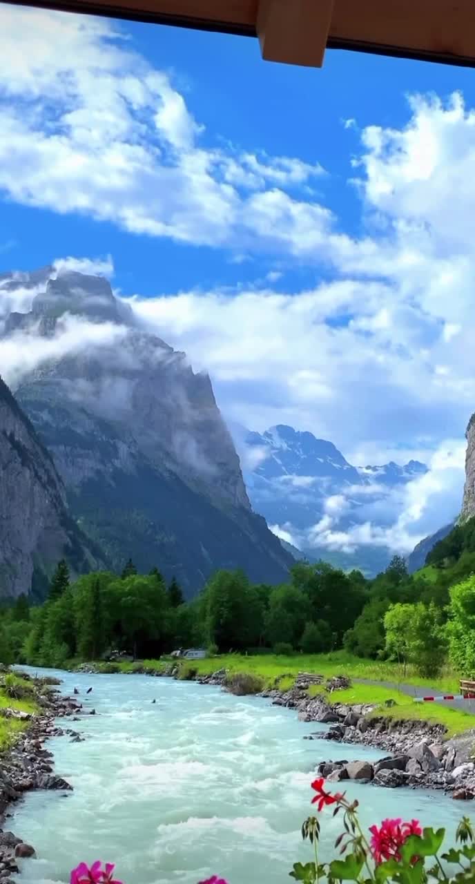 Лаутербруннен - удивительная деревушка в долине Бернского Оберланда, окруженная скалами и водопад... смотреть онлайн