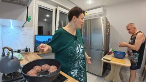 Ответили на НЕКОТОРЫЕ вопросы! Вован оказался НЕЖЕНКОЙ! СКАНДАЛИМ, ПРООРАЛИСЬ готовя ТЕФТЕЛИ на ужин