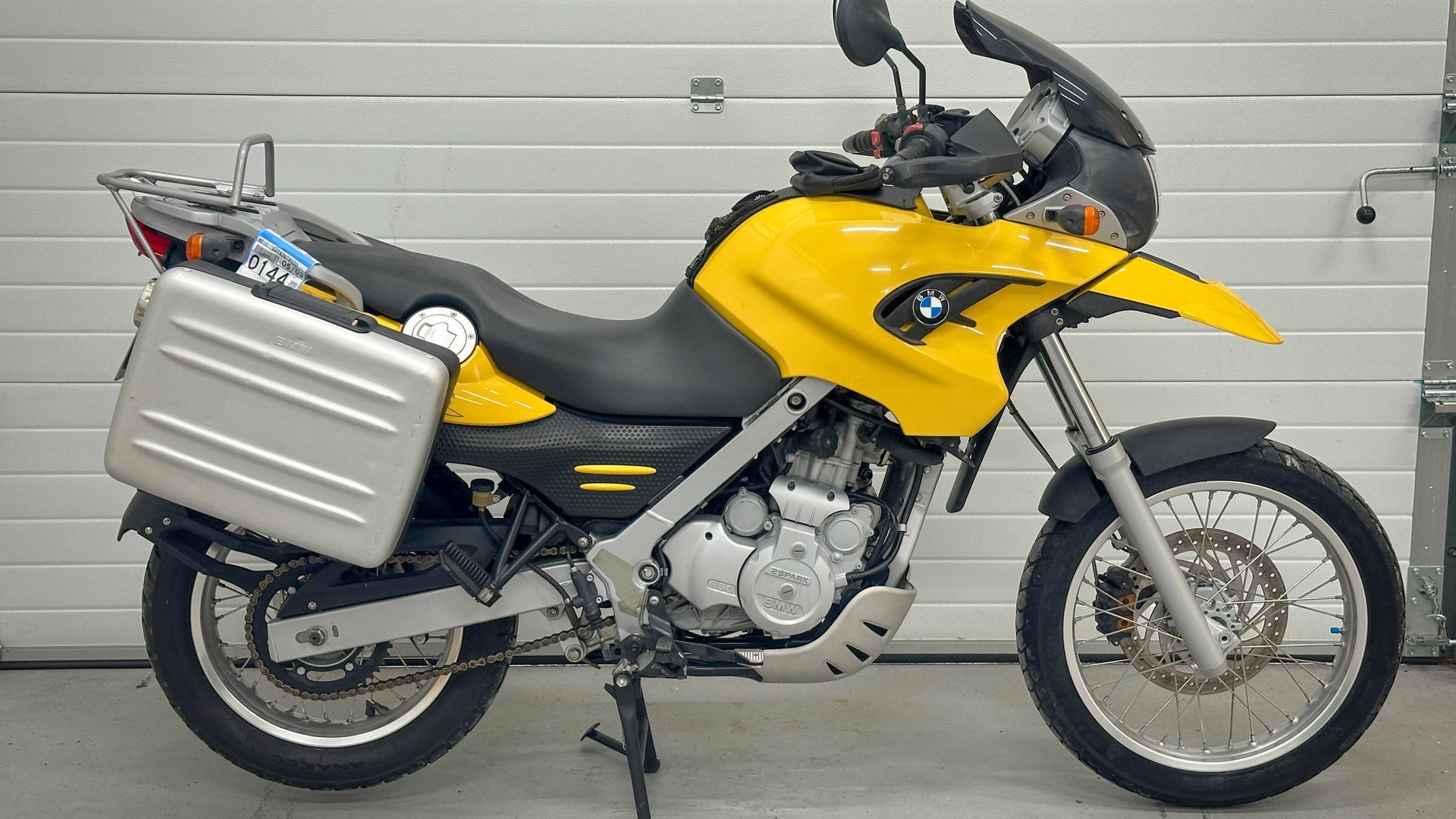 BMW F650GS - WB10175J74ZN78070 смотреть онлайн