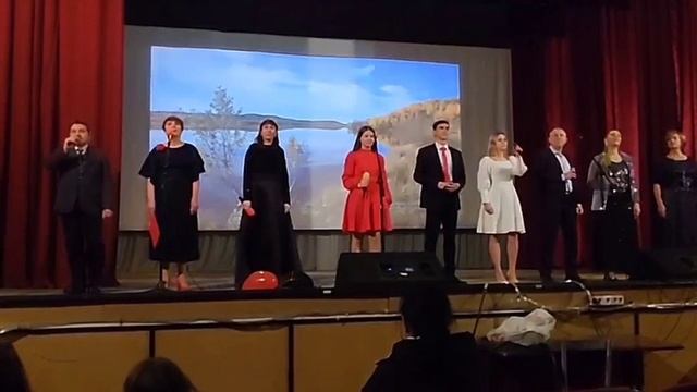 Коллектив ДК с песней 