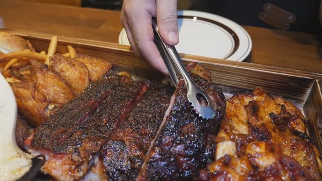 Оригинальное техасское барбекю, колбаса _ Корейская уличная еда смотреть онлайн