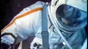 Первый выход человека в открытый космос
