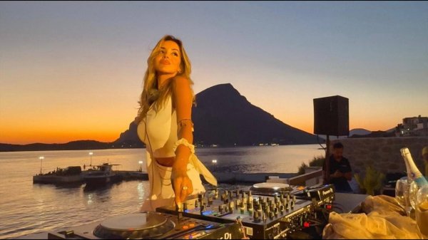 Giada Brincè | °Live Sunset | DjSet in Kalymnos Island, Greece (Adam Port, Black Coffee, Rampa)