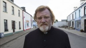 Почему католические священники носят белый воротничок