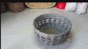 Вазочка с ажуром на деревянном дне