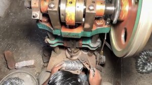 Производство украшений - браслетов из серебряной проволоки.Пакистан