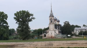 Путешествуем. Изучаем Вологду. Храм Сретения Господня — православный храм, построенный в 1731–1735.